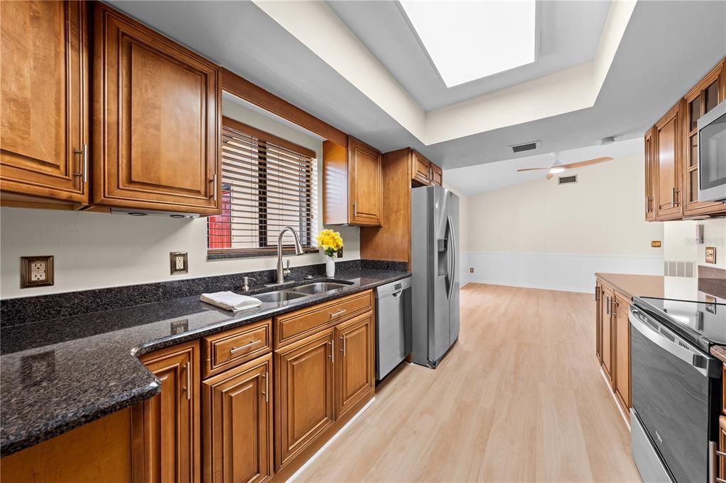 На продажу: $475,000 (3 спален, 2 ванн, 1636 Квадратных фут)