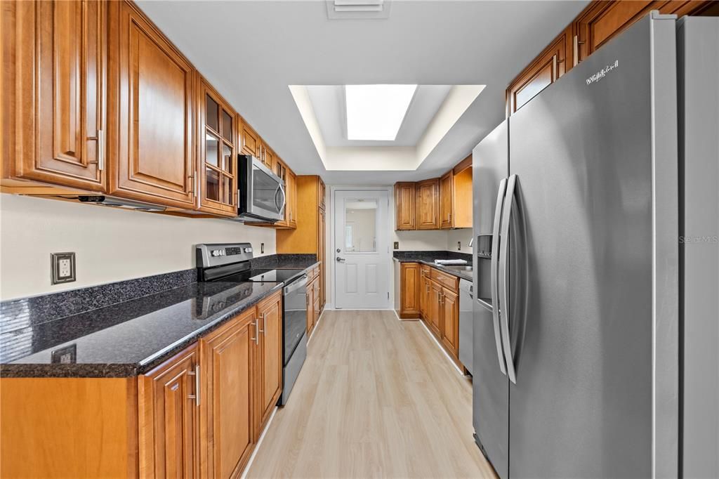 На продажу: $475,000 (3 спален, 2 ванн, 1636 Квадратных фут)