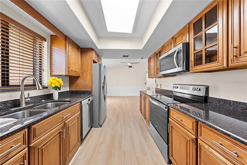 На продажу: $475,000 (3 спален, 2 ванн, 1636 Квадратных фут)