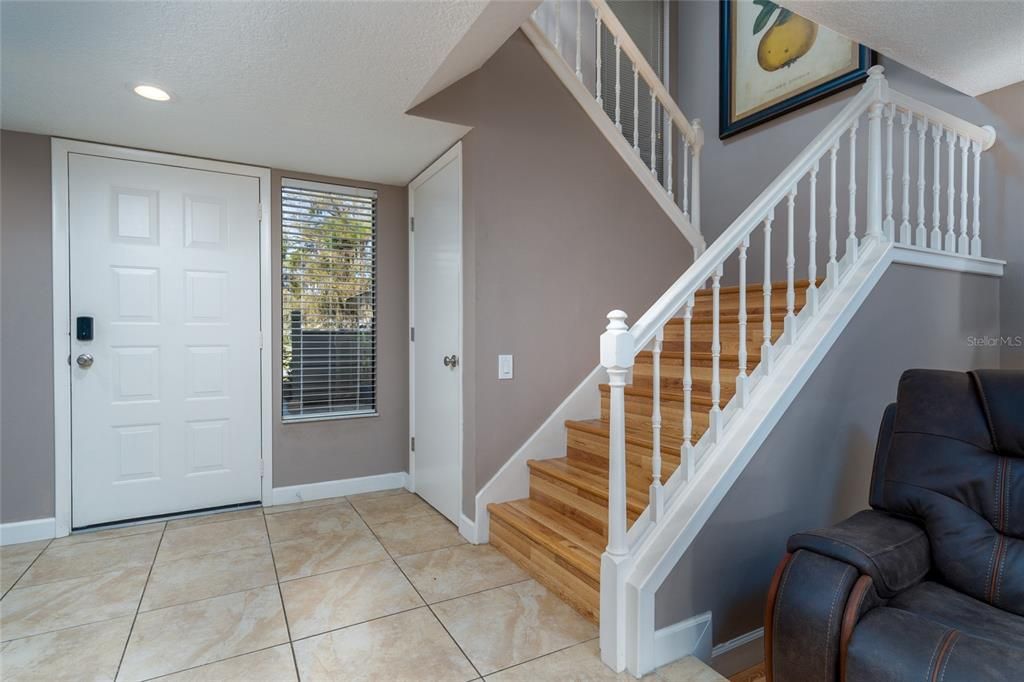 На продажу: $300,000 (3 спален, 2 ванн, 1930 Квадратных фут)