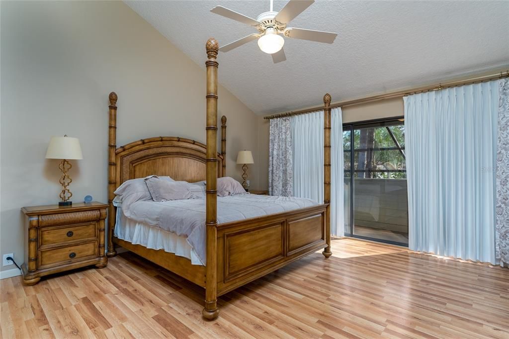 На продажу: $300,000 (3 спален, 2 ванн, 1930 Квадратных фут)