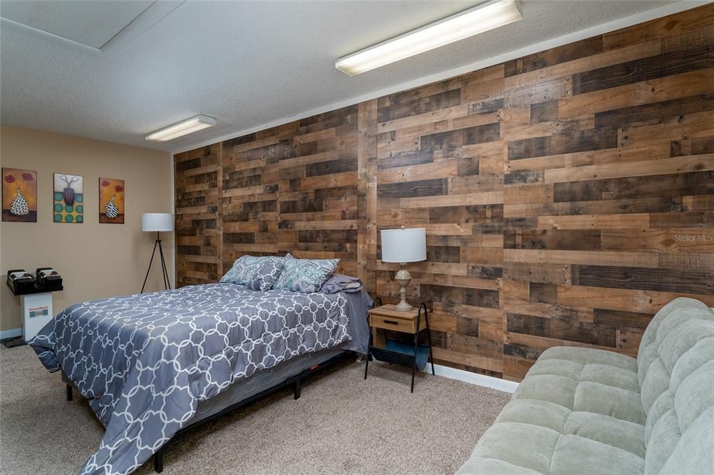 На продажу: $300,000 (3 спален, 2 ванн, 1930 Квадратных фут)