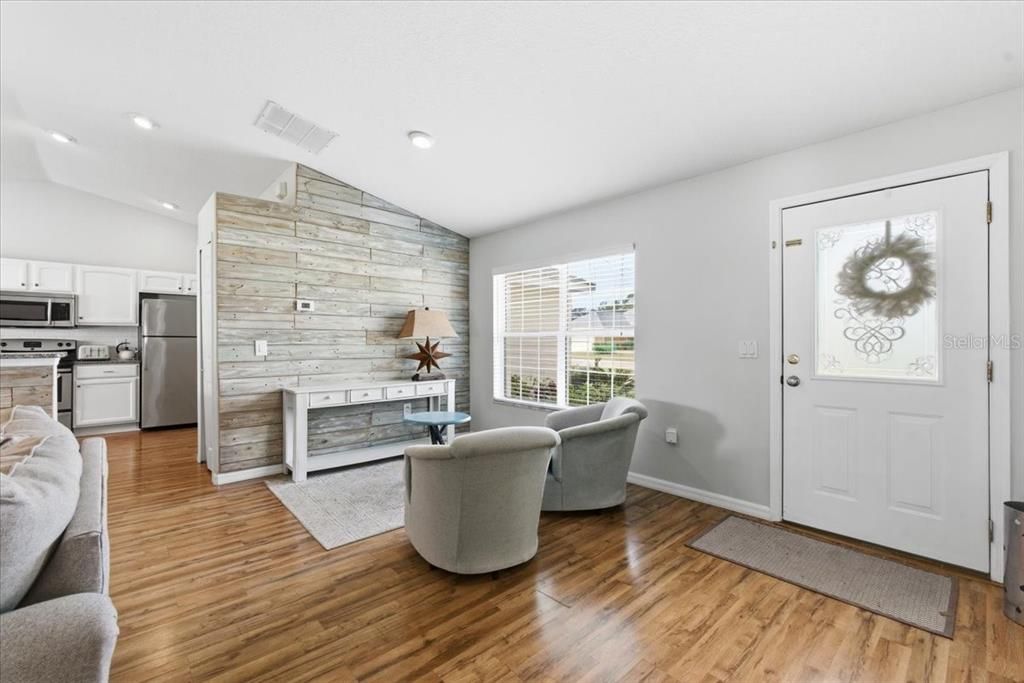 待售: $294,999 (3 贝兹, 2 浴室, 1315 平方英尺)