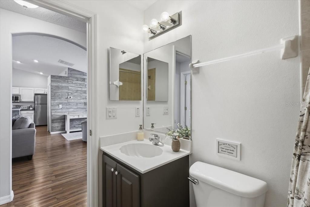 待售: $294,999 (3 贝兹, 2 浴室, 1315 平方英尺)