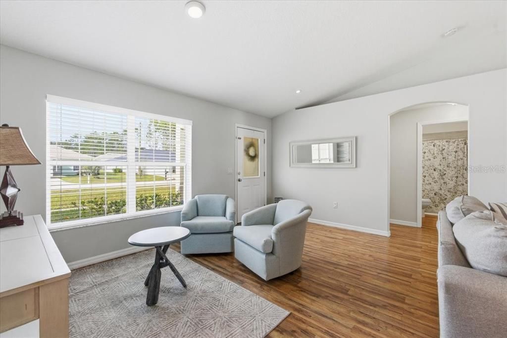 待售: $294,999 (3 贝兹, 2 浴室, 1315 平方英尺)