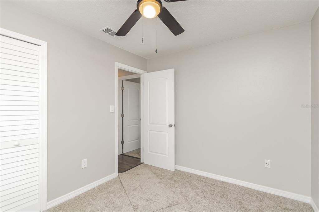 For Sale: $285,000 (3 beds, 1 baths, 1027 Square Feet)