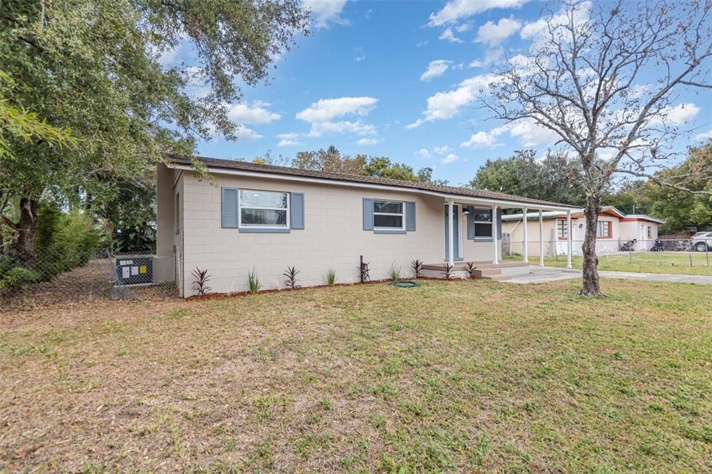 For Sale: $285,000 (3 beds, 1 baths, 1027 Square Feet)
