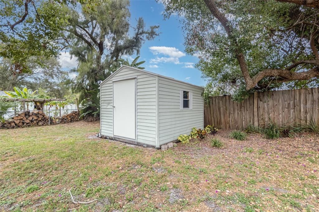 For Sale: $285,000 (3 beds, 1 baths, 1027 Square Feet)