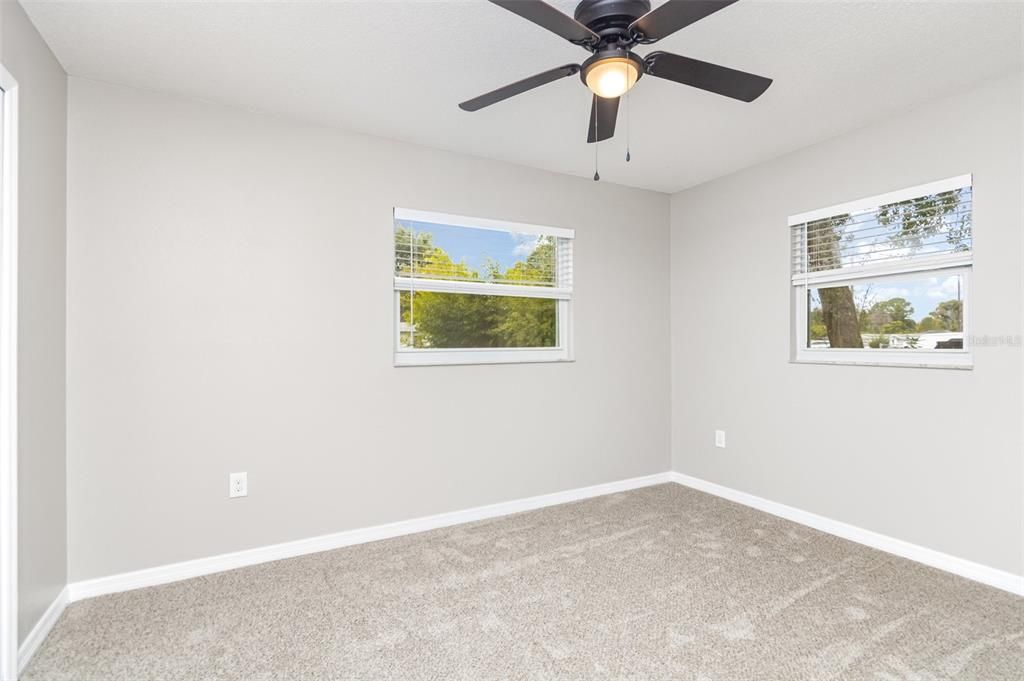 For Sale: $285,000 (3 beds, 1 baths, 1027 Square Feet)