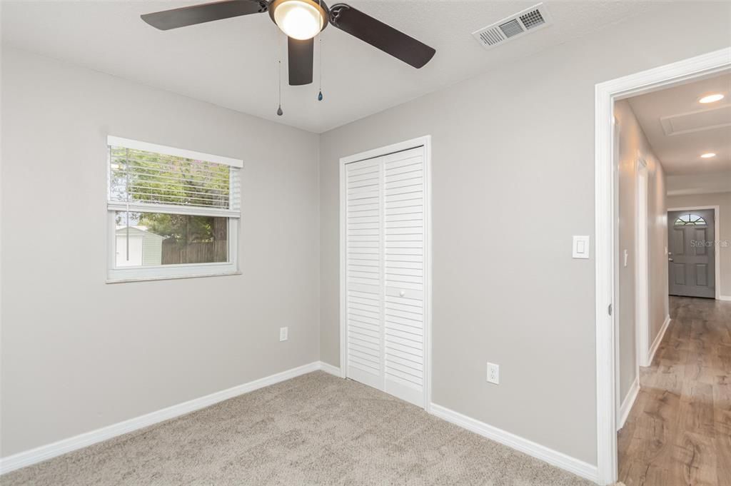 For Sale: $285,000 (3 beds, 1 baths, 1027 Square Feet)