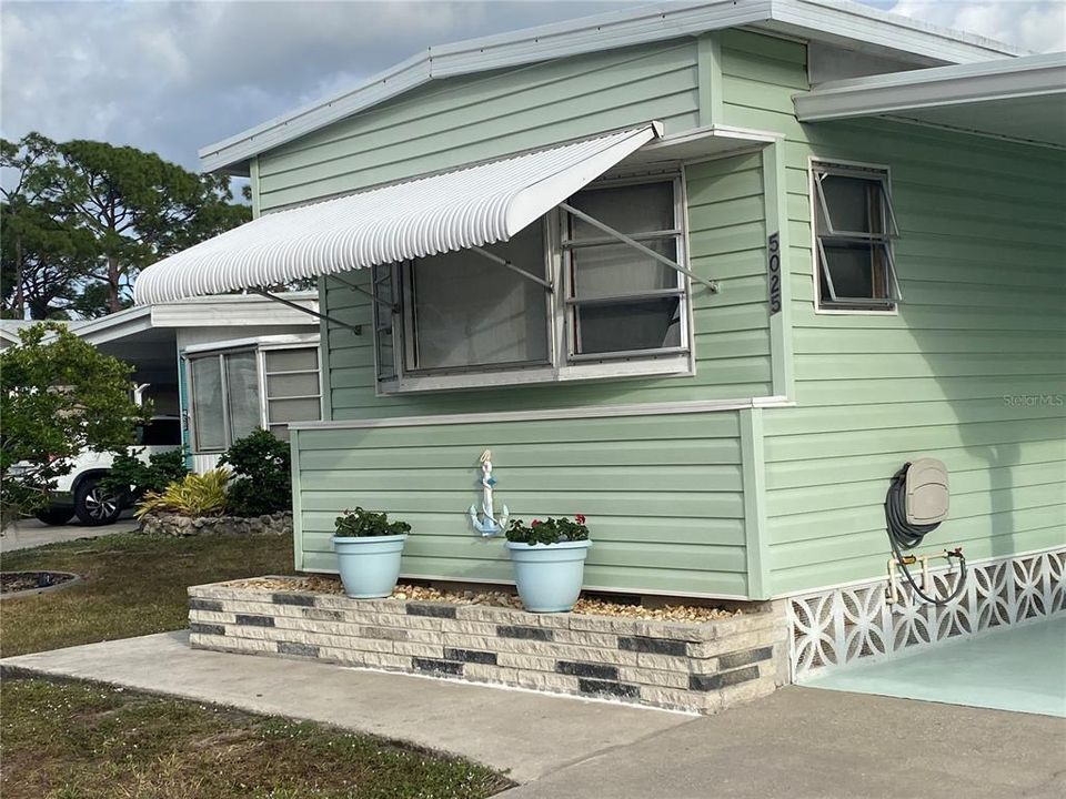 待售: $99,900 (2 贝兹, 2 浴室, 672 平方英尺)