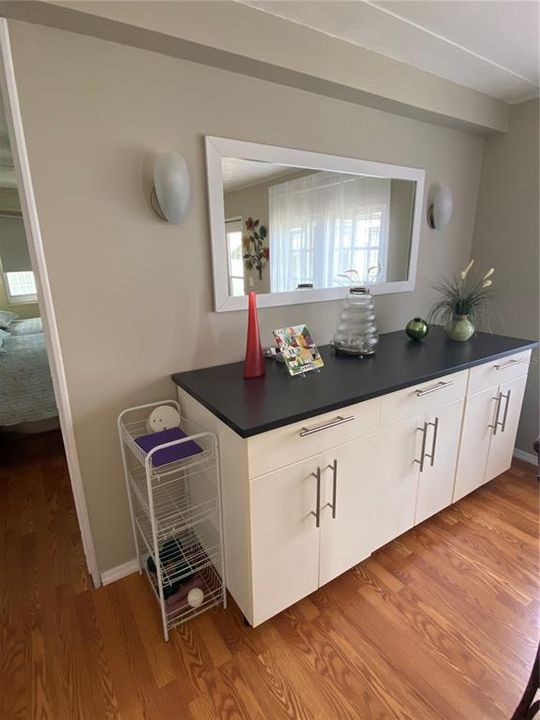 待售: $99,900 (2 贝兹, 2 浴室, 672 平方英尺)