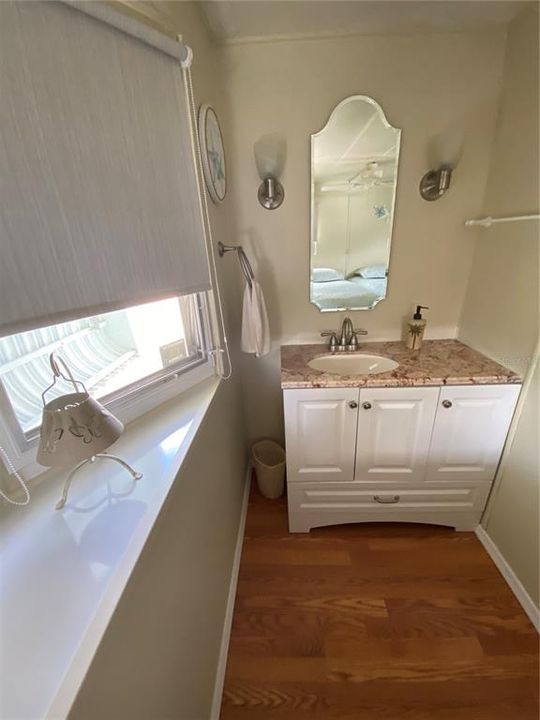 待售: $99,900 (2 贝兹, 2 浴室, 672 平方英尺)