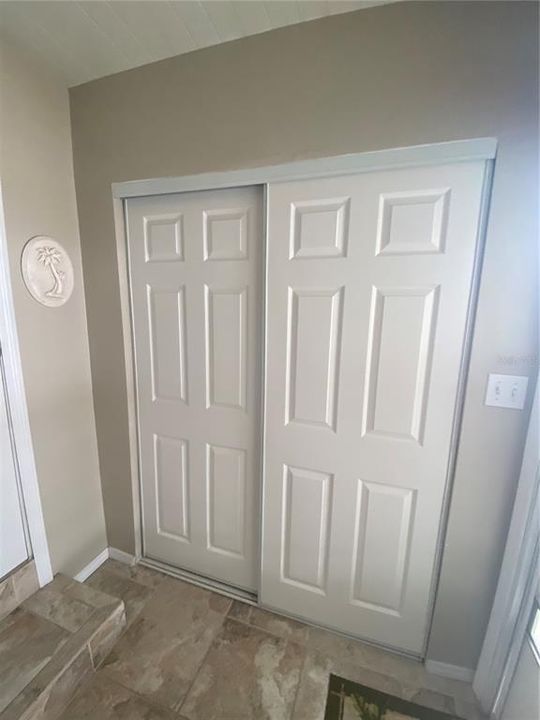 待售: $99,900 (2 贝兹, 2 浴室, 672 平方英尺)