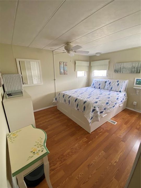 待售: $99,900 (2 贝兹, 2 浴室, 672 平方英尺)