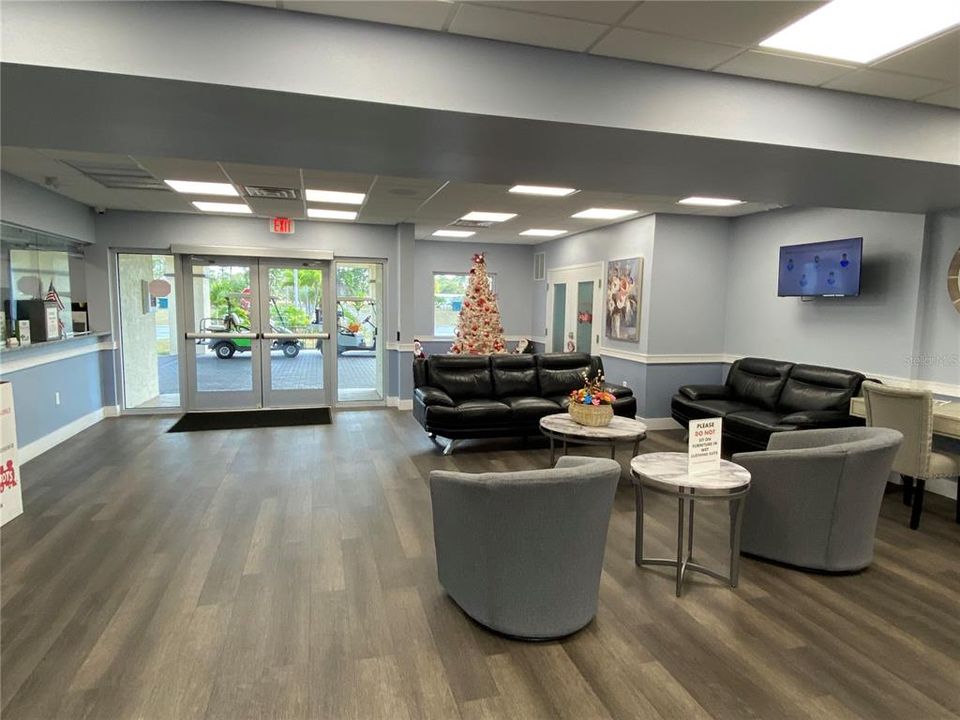 待售: $99,900 (2 贝兹, 2 浴室, 672 平方英尺)