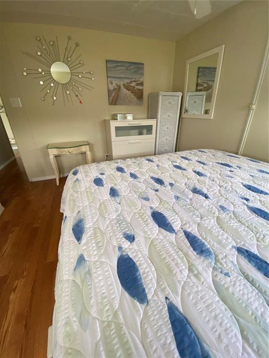 待售: $99,900 (2 贝兹, 2 浴室, 672 平方英尺)