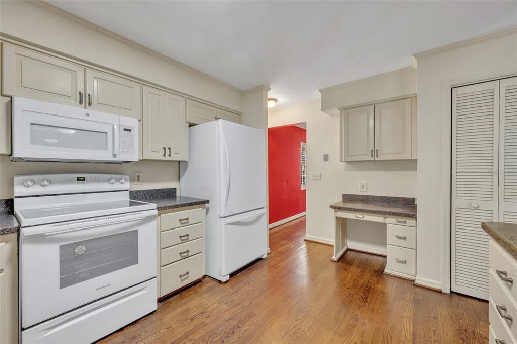 For Sale: $699,000 (4 beds, 2 baths, 2548 Square Feet)