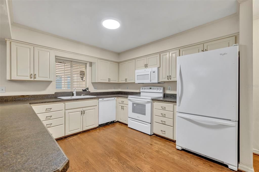 For Sale: $699,000 (4 beds, 2 baths, 2548 Square Feet)