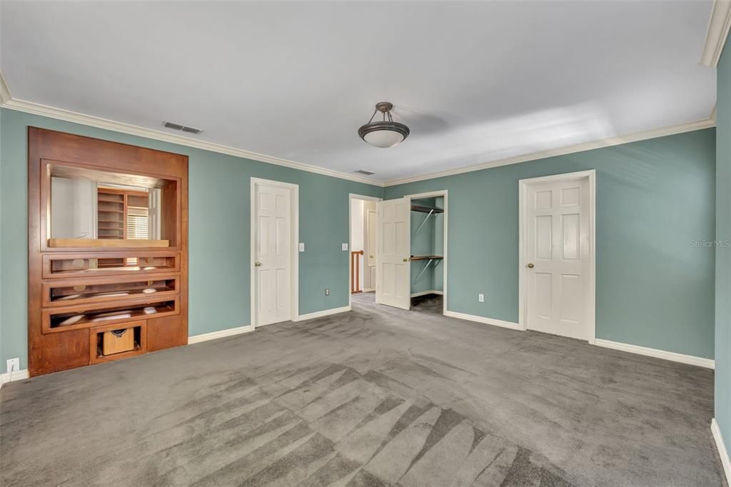 For Sale: $699,000 (4 beds, 2 baths, 2548 Square Feet)