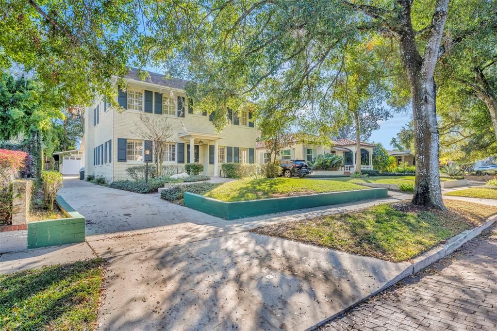 For Sale: $699,000 (4 beds, 2 baths, 2548 Square Feet)