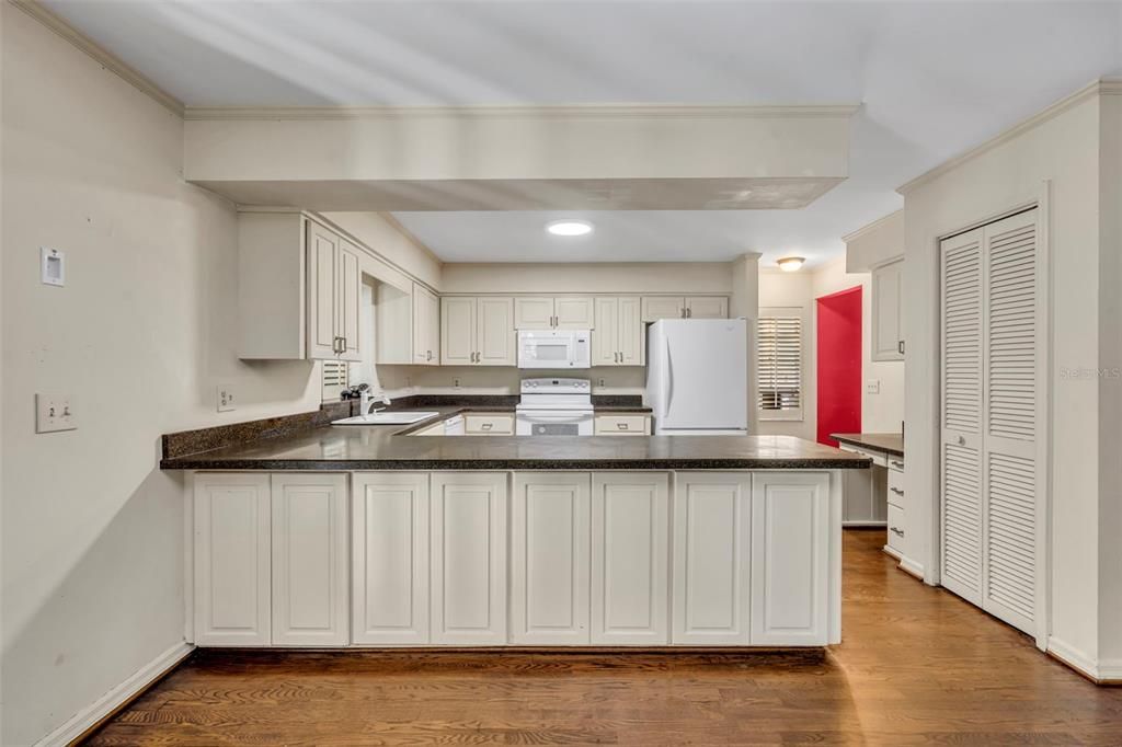 For Sale: $699,000 (4 beds, 2 baths, 2548 Square Feet)