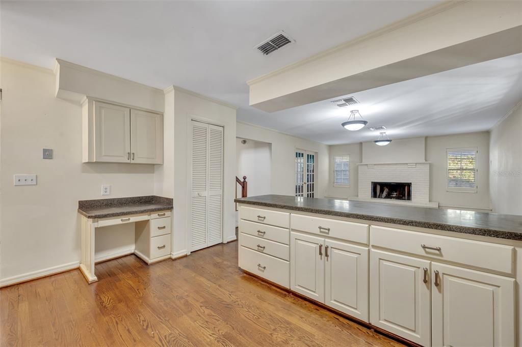 For Sale: $699,000 (4 beds, 2 baths, 2548 Square Feet)