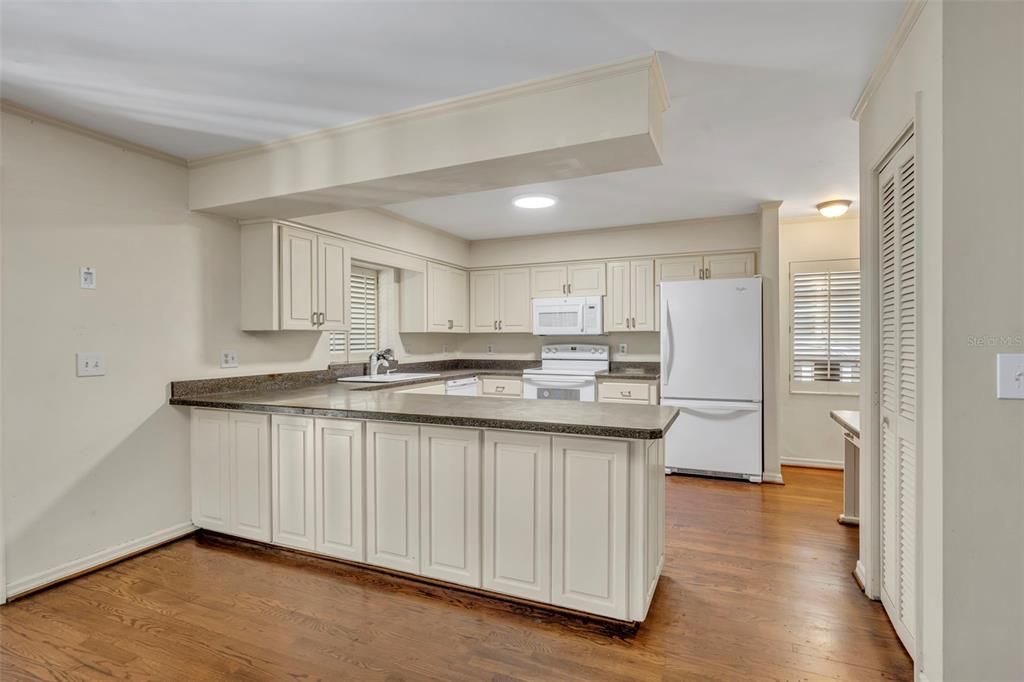 For Sale: $699,000 (4 beds, 2 baths, 2548 Square Feet)