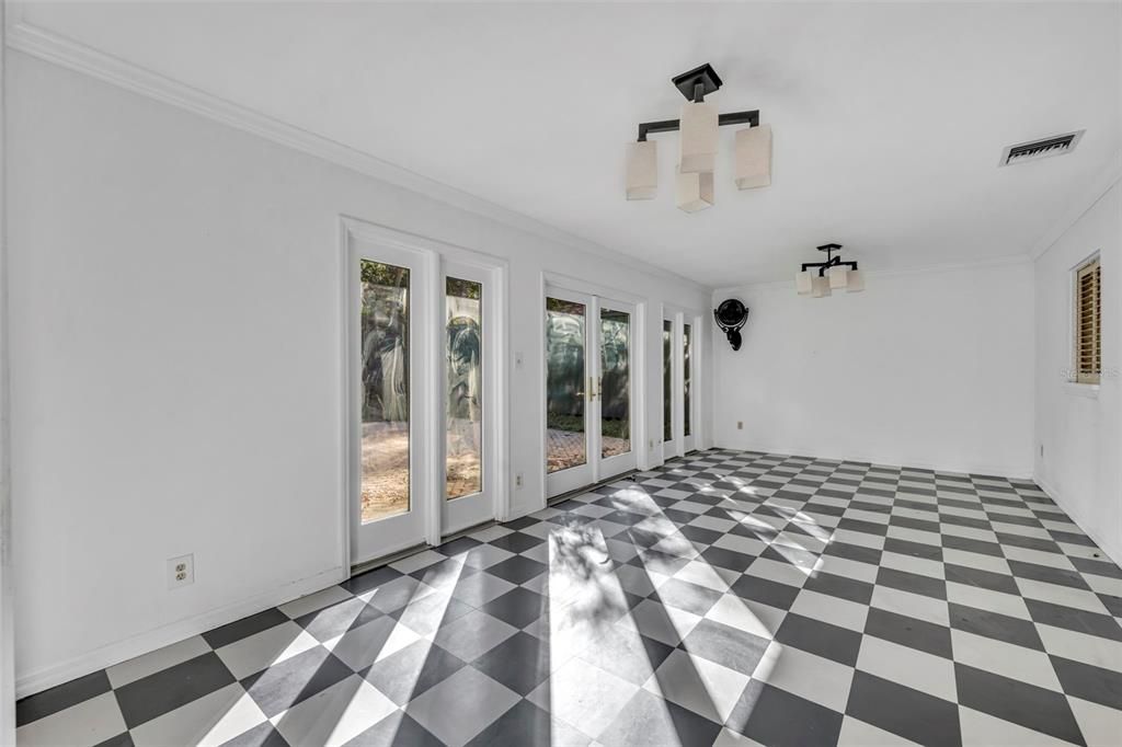 For Sale: $699,000 (4 beds, 2 baths, 2548 Square Feet)