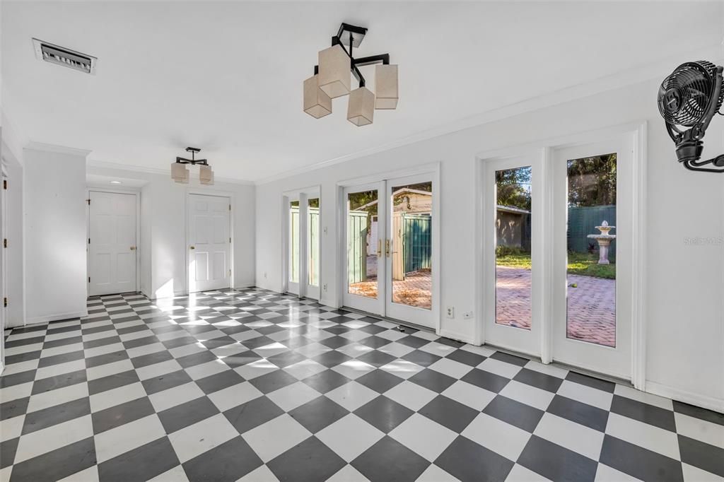 For Sale: $699,000 (4 beds, 2 baths, 2548 Square Feet)