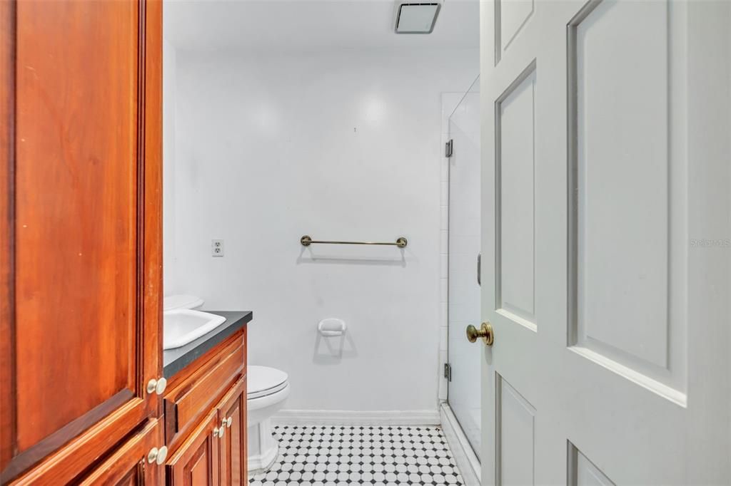 For Sale: $699,000 (4 beds, 2 baths, 2548 Square Feet)