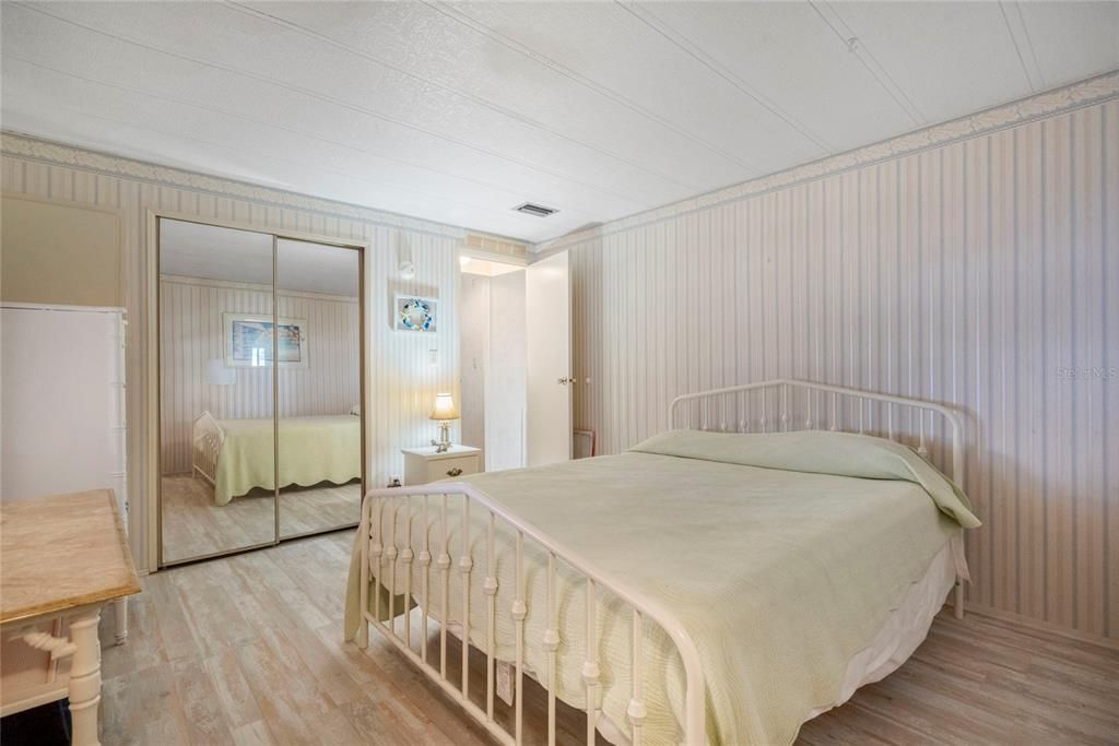 待售: $159,000 (2 贝兹, 2 浴室, 960 平方英尺)