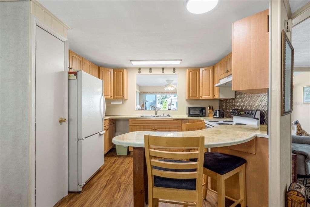 待售: $159,000 (2 贝兹, 2 浴室, 960 平方英尺)