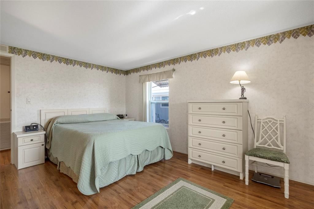 待售: $159,000 (2 贝兹, 2 浴室, 960 平方英尺)