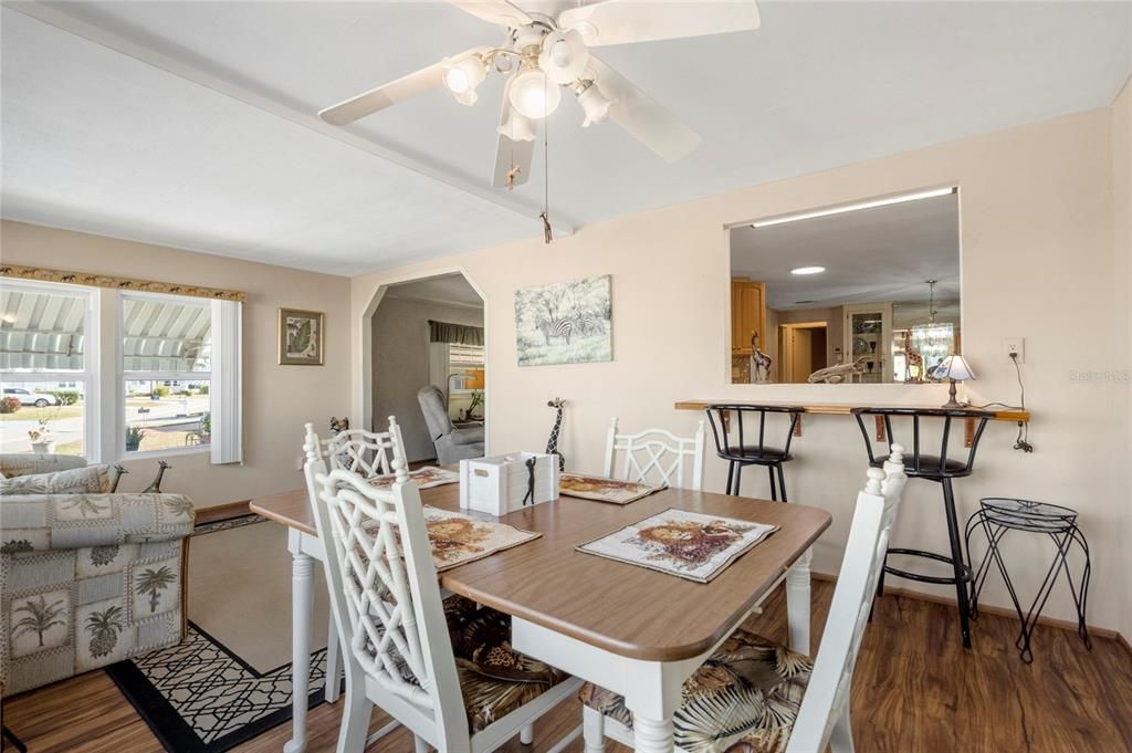 待售: $159,000 (2 贝兹, 2 浴室, 960 平方英尺)