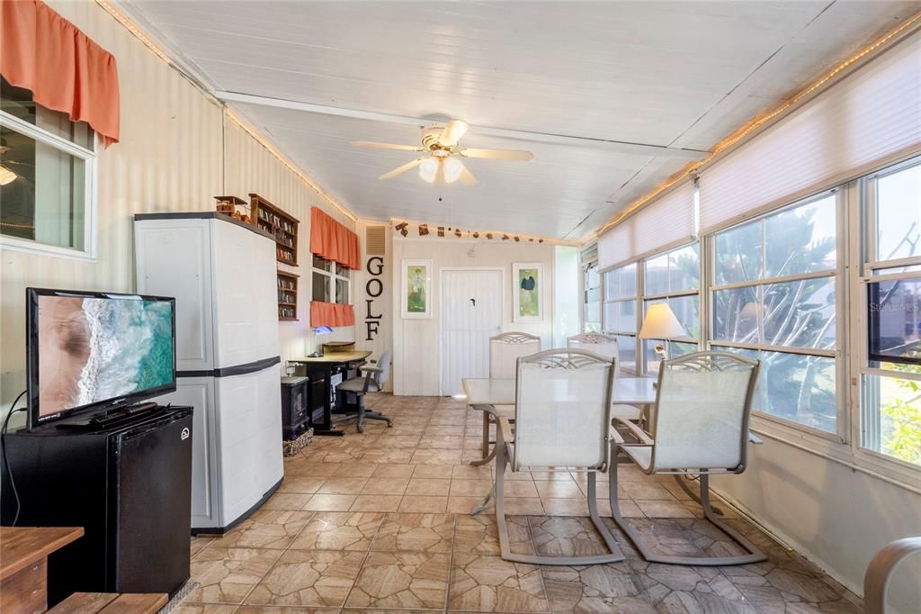 待售: $159,000 (2 贝兹, 2 浴室, 960 平方英尺)