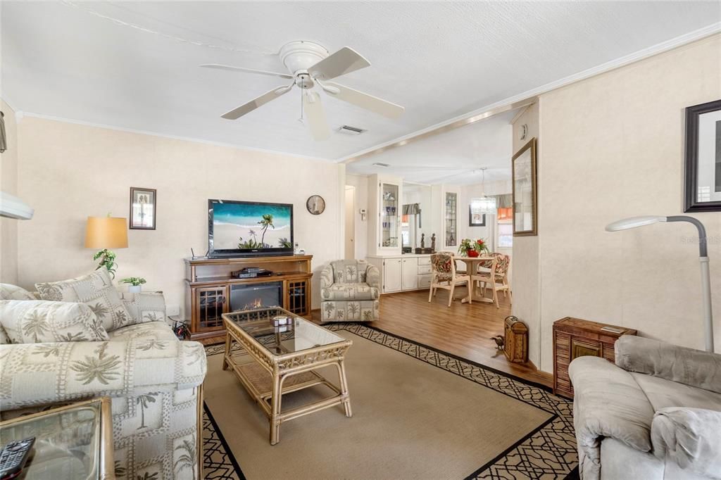 待售: $159,000 (2 贝兹, 2 浴室, 960 平方英尺)