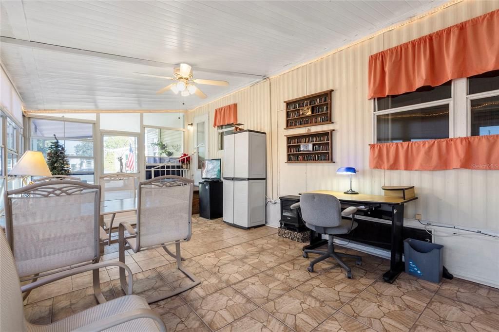 待售: $159,000 (2 贝兹, 2 浴室, 960 平方英尺)