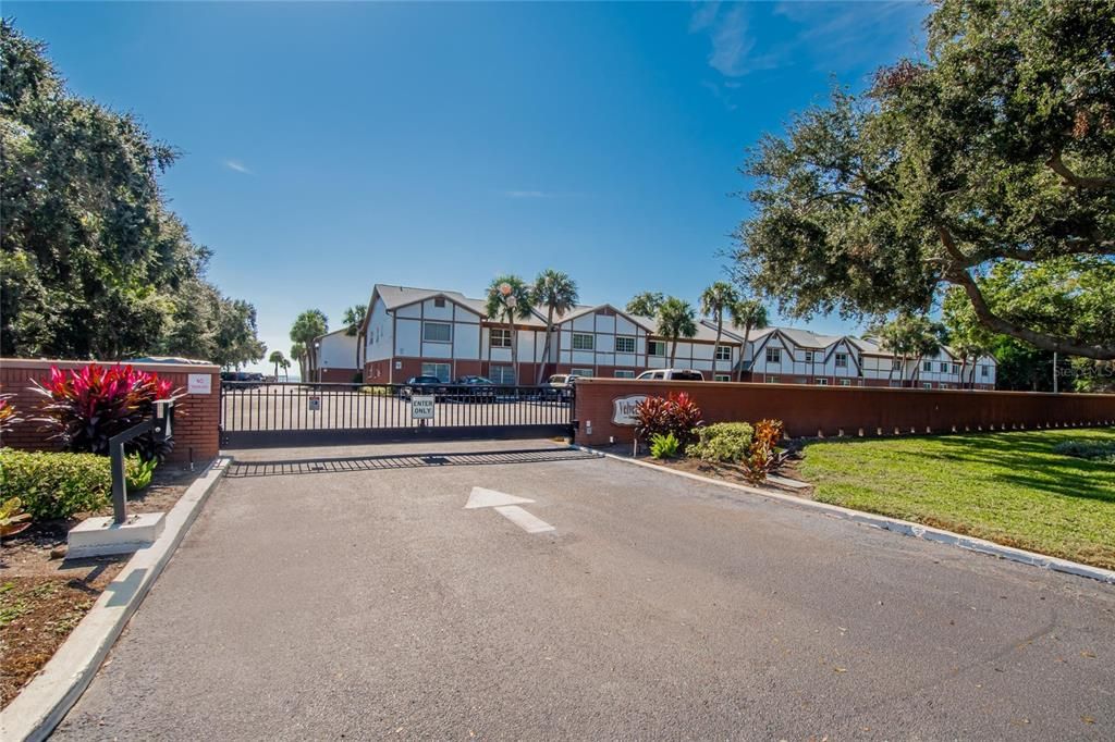 出租: $1,800 (1 贝兹, 1 浴室, 650 平方英尺)