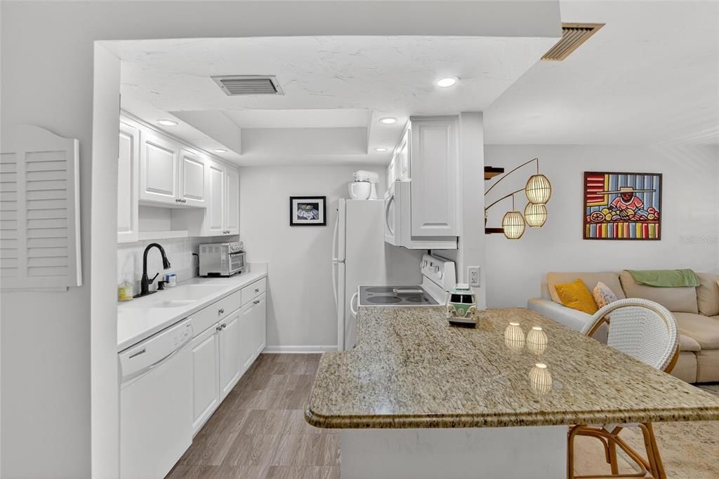 出租: $1,800 (1 贝兹, 1 浴室, 650 平方英尺)