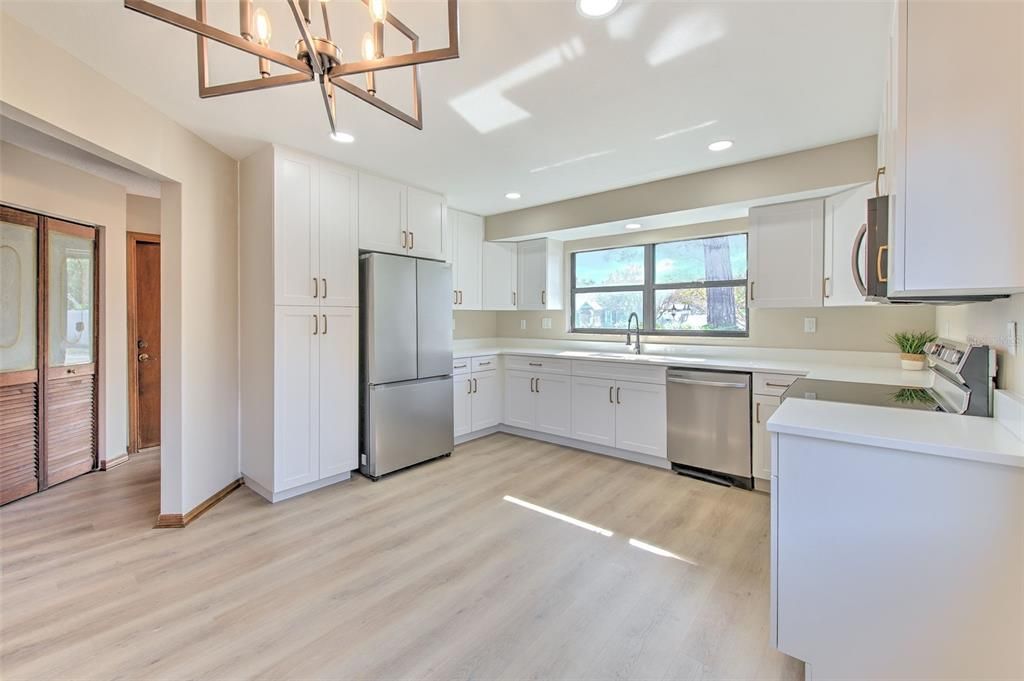 For Sale: $375,000 (3 beds, 2 baths, 1228 Square Feet)