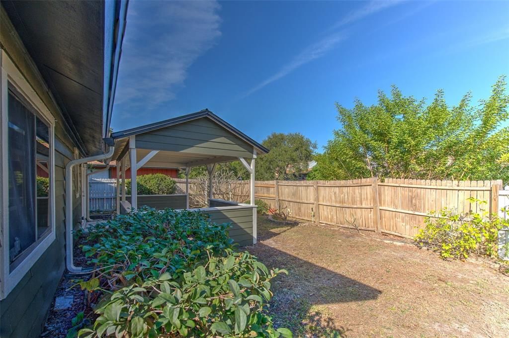 For Sale: $375,000 (3 beds, 2 baths, 1228 Square Feet)