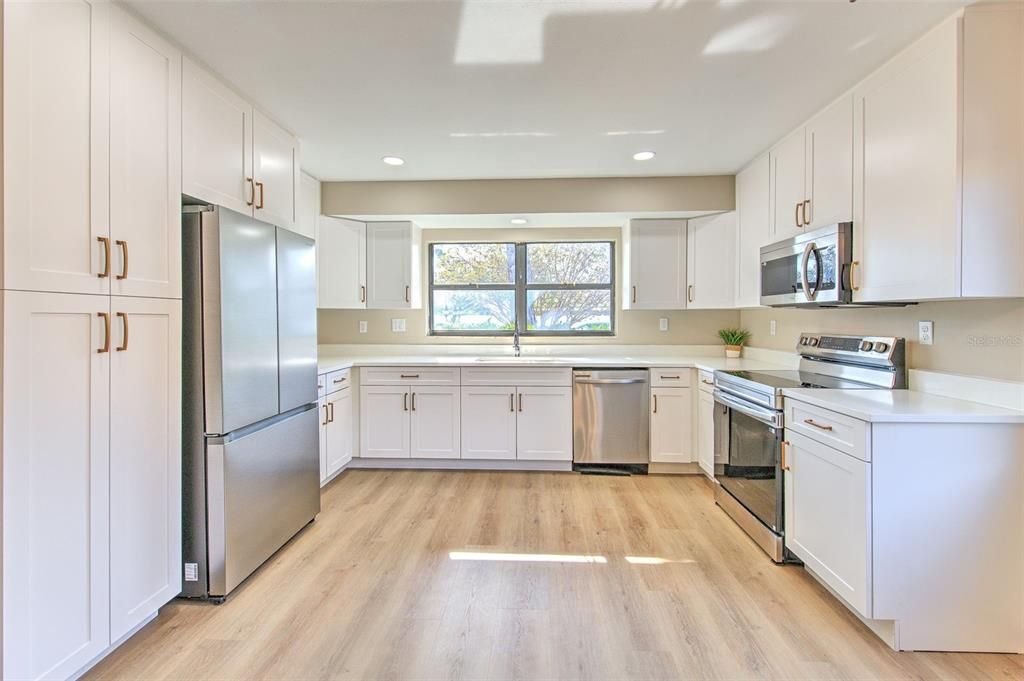 For Sale: $375,000 (3 beds, 2 baths, 1228 Square Feet)