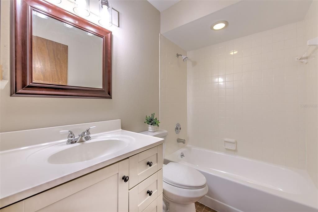 For Sale: $375,000 (3 beds, 2 baths, 1228 Square Feet)