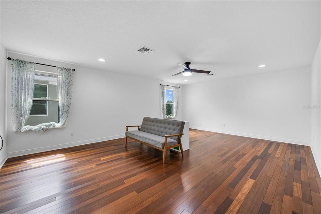 For Rent: $3,500 (5 beds, 3 baths, 3430 Square Feet)