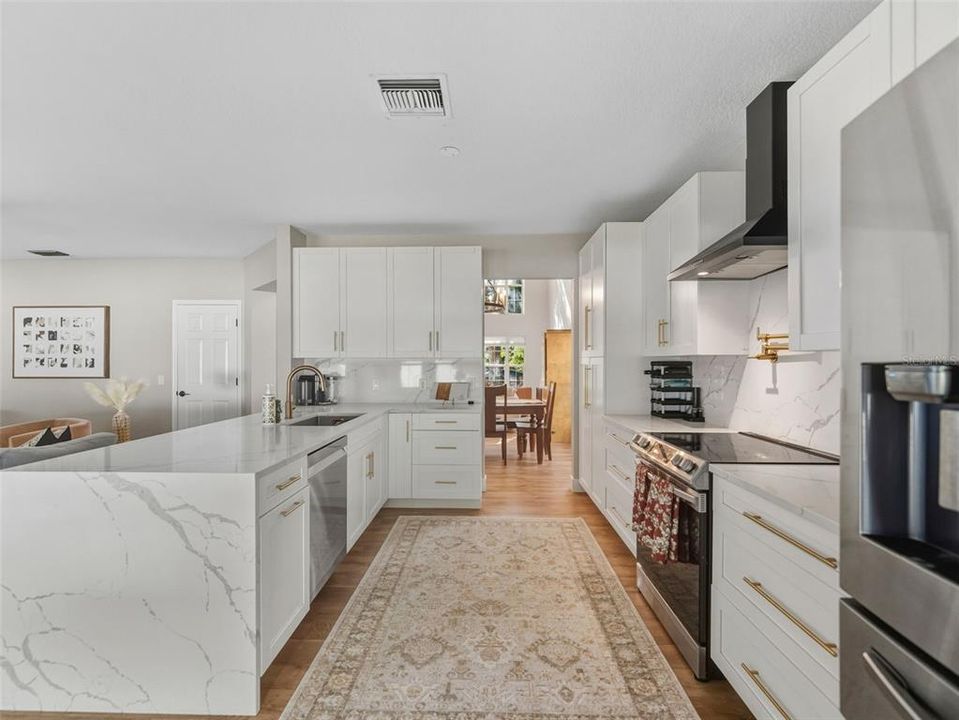 En Venta: $625,000 (4 camas, 3 baños, 2365 Pies cuadrados)