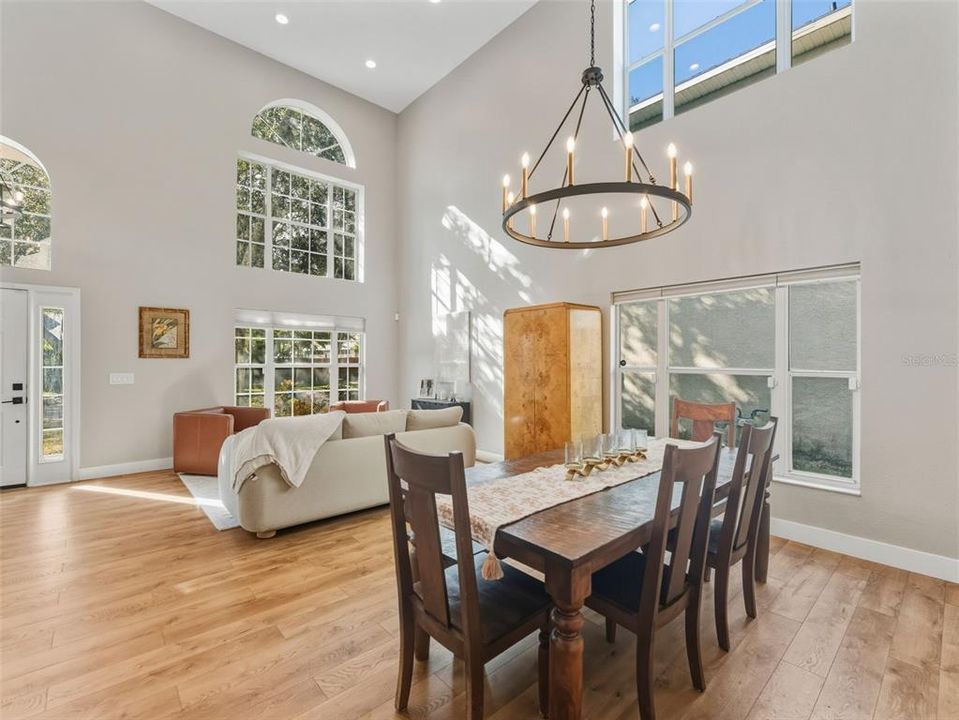 En Venta: $625,000 (4 camas, 3 baños, 2365 Pies cuadrados)