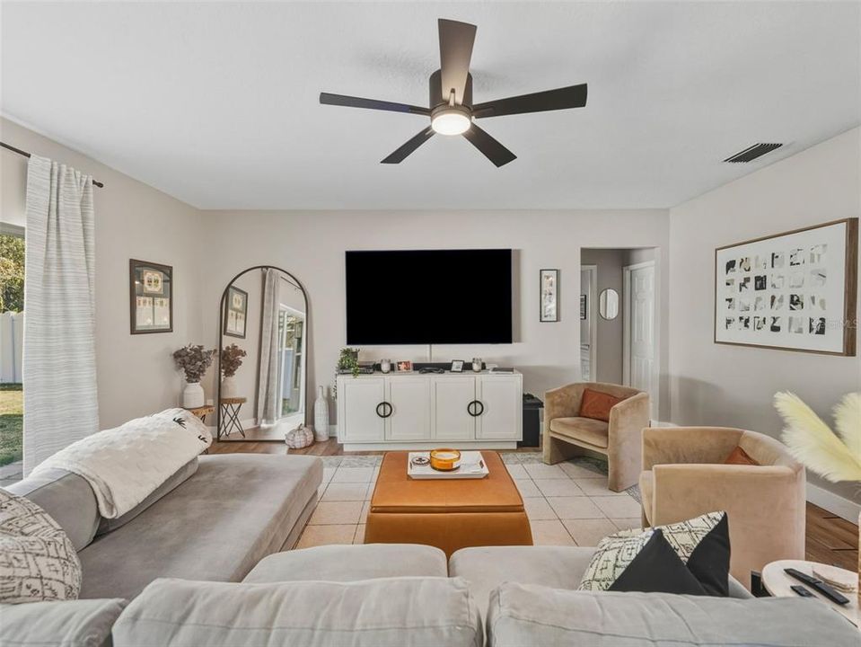 En Venta: $625,000 (4 camas, 3 baños, 2365 Pies cuadrados)