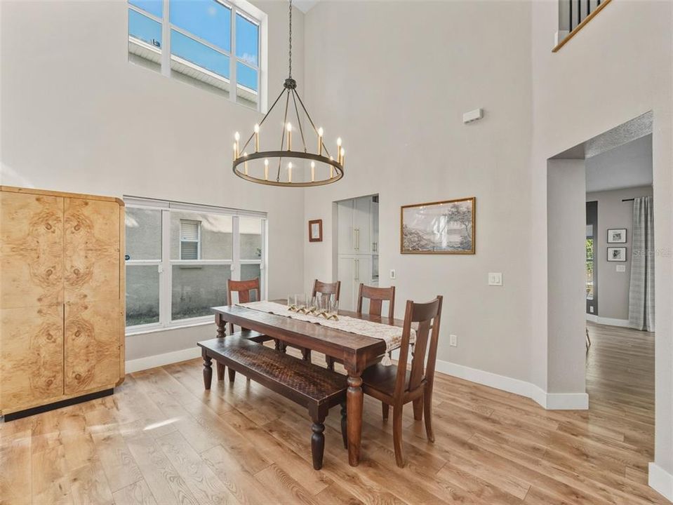 En Venta: $625,000 (4 camas, 3 baños, 2365 Pies cuadrados)