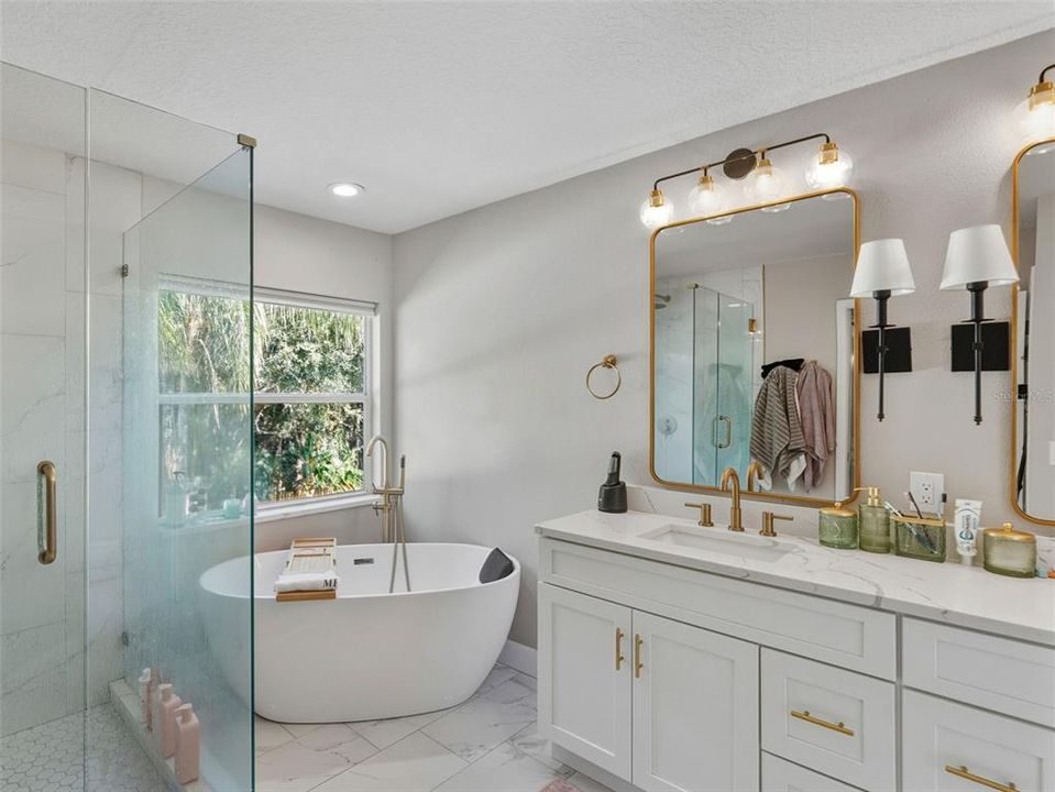 En Venta: $625,000 (4 camas, 3 baños, 2365 Pies cuadrados)